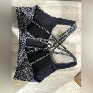 Used lulu L sports bra